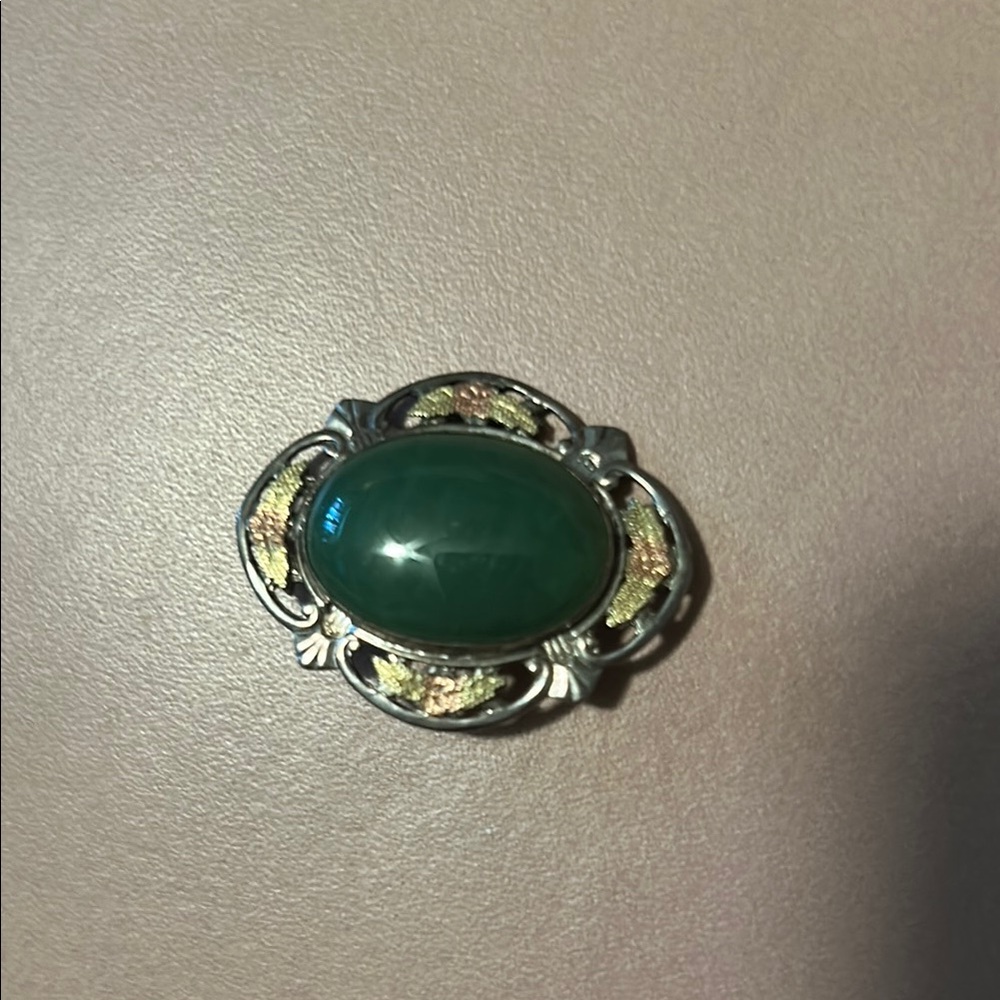 Beautiful Conley Sterling Brooch
Oval Chrysoprase Stone